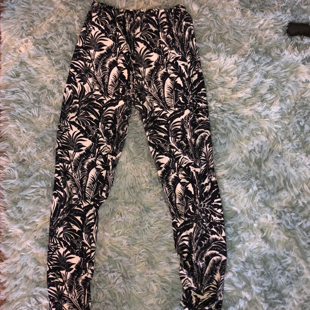 High-waisted print leggings- one size fits all
